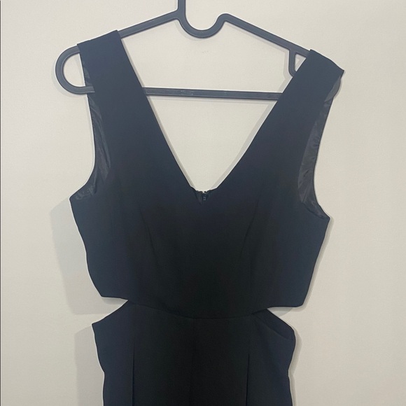 Zara sleeveless jumpsuit with side cutouts - Picture 9 of 11